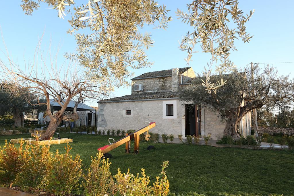 Serravalle Relais & Country Villa With Private Pool - Esclusive Use Chiaramonte Gulfi Habitación foto